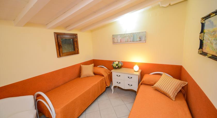 Villa Garuti Village Padenghe sul Garda Værelse billede